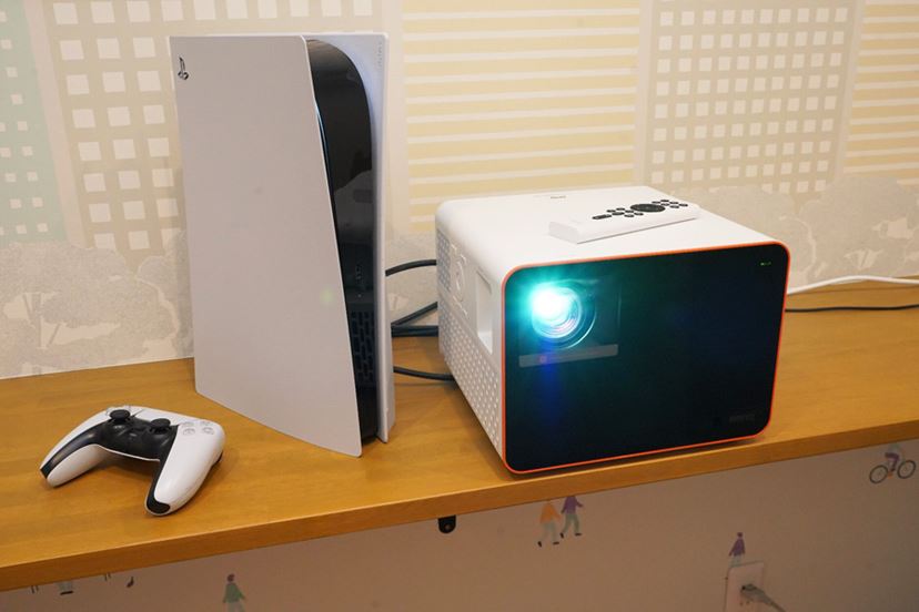BenQのゲーミングプロジェクター「X3000i」はゲーム以外でも高 BenQのゲーミングプロジェクター「X3000i」はゲーム以外でも高