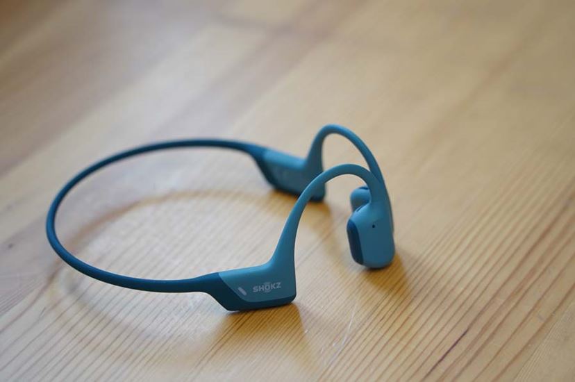 SHOKZ OPENRUN PRO ブルー 骨伝導イヤホン 美品　付属品あり ほぼ新品）SHOKZ OPENRUN PRO 骨伝導イヤホン ブルー 【公式通販】