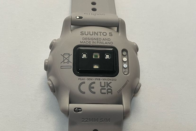 GPSウォッチ「スント 5 ピーク」は39gの軽量ボディで100時間駆動