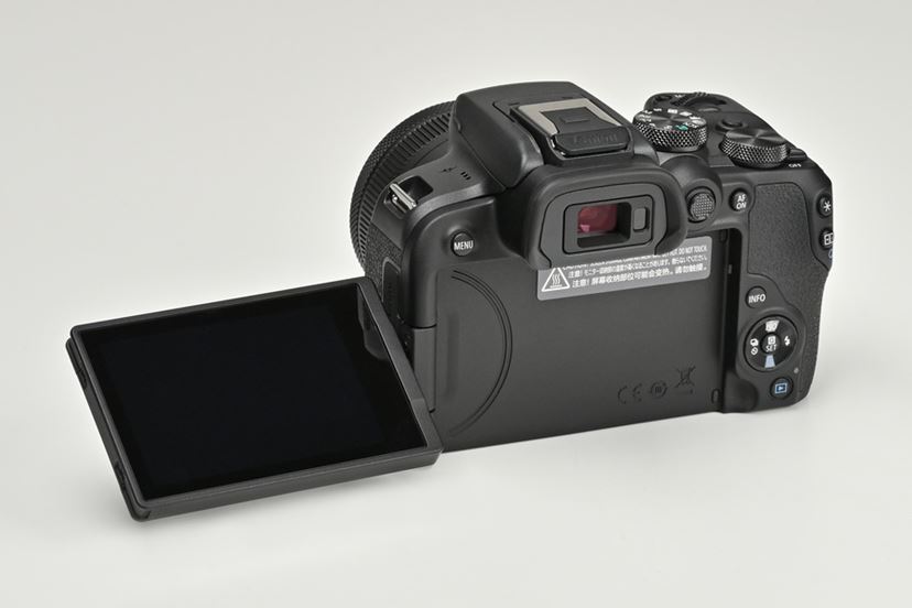 高性能を凝縮した小型・軽量ミラーレス、キヤノン「EOS R10」発売前