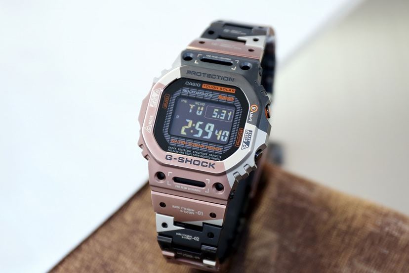 フルメタルG-SHOCK」最新作をレビュー！ 肉抜き×幾何学的カモフラ - 価格.comマガジン