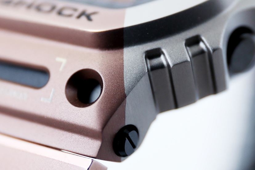 フルメタルG-SHOCK」最新作をレビュー！ 肉抜き×幾何学的カモフラ