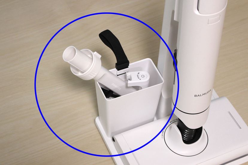 初代モデルと比較して使いやすさ実感! ホバー式掃除機「BALMUDA 初代モデルと比較して使いやすさ実感! ホバー式掃除機「BALMUDA