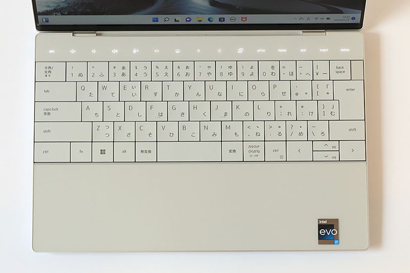 未来的デザインのデル「XPS 13 Plus」レビュー、スッキリしすぎで