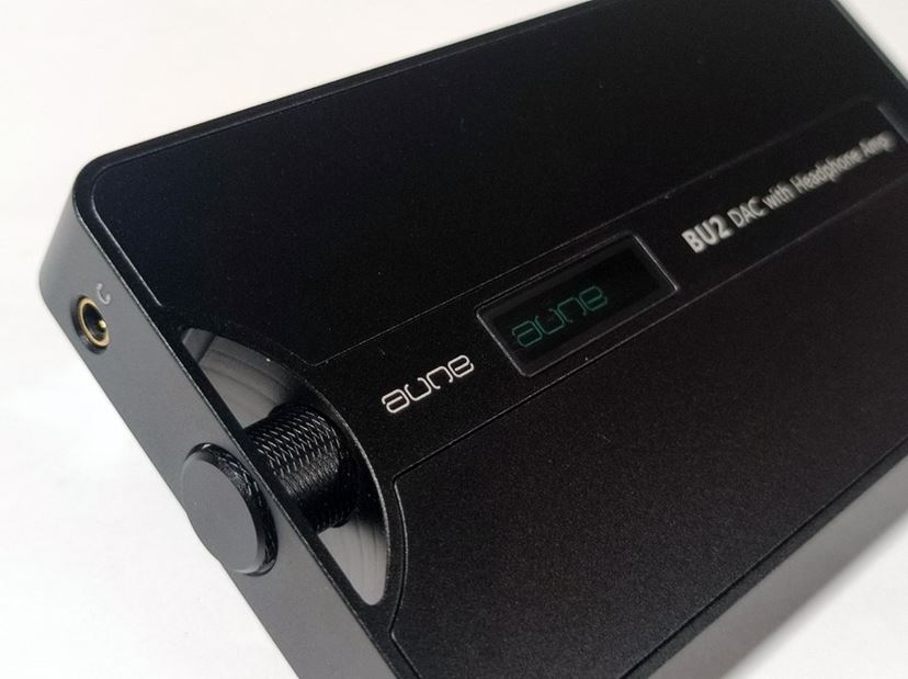 スマホに接続して手軽に高音質を実現できる「小型USB DACアンプ」の