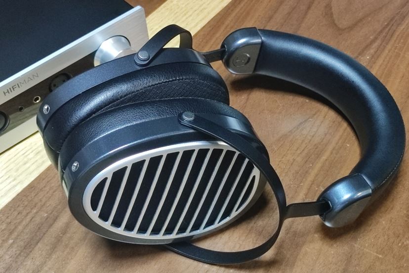 時間を忘れるくらいの心地よさ！ 音楽好きにはたまらないHIFIMANヘッドホンアンプ「EF400」の魅力 - 価格.comマガジン