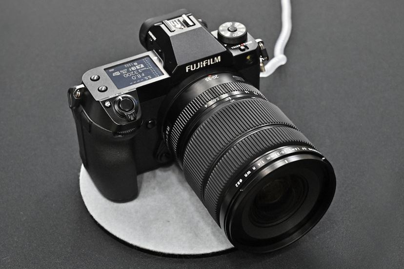 ダブルフラッグシップの片翼は“高解像” 富士フイルムの4000万画素