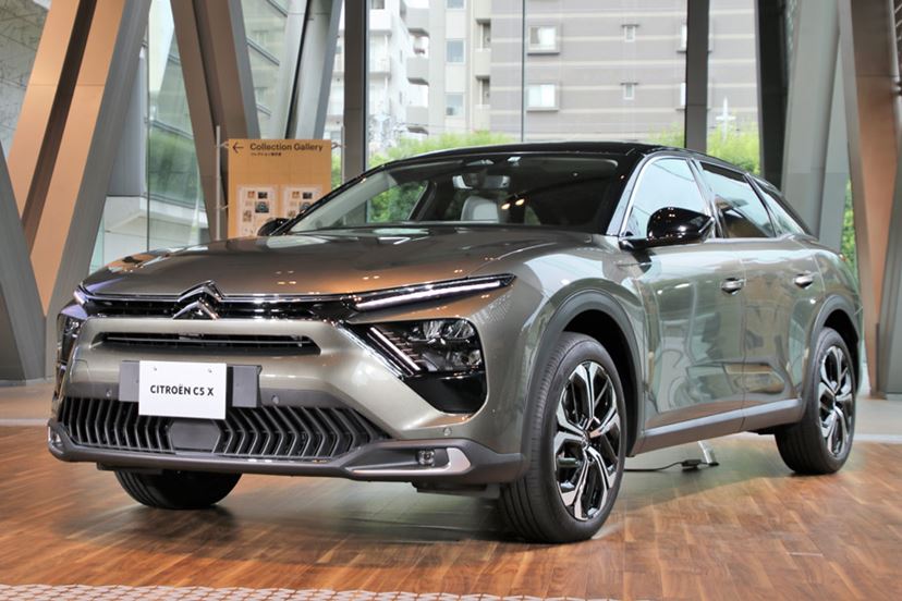 乗り心地のよさがすばらしい、内外装もこだわり抜いたシトロエン「C5 X