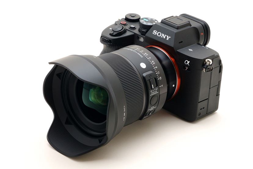 20mmと24mmのどっちを選ぶ？ 星景写真を標榜する、シグマの“粋な”広角