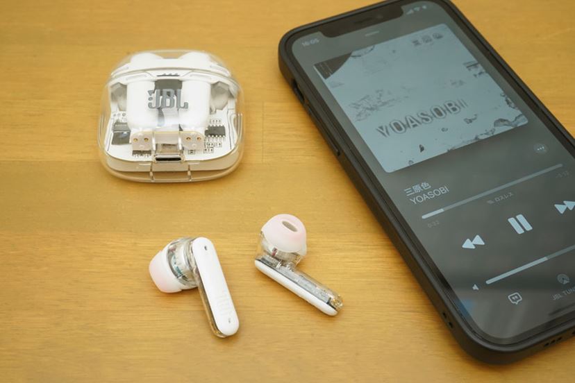 クリアボディで注目のJBL「TUNE FLEX」は“ながら聴き”特化の完全