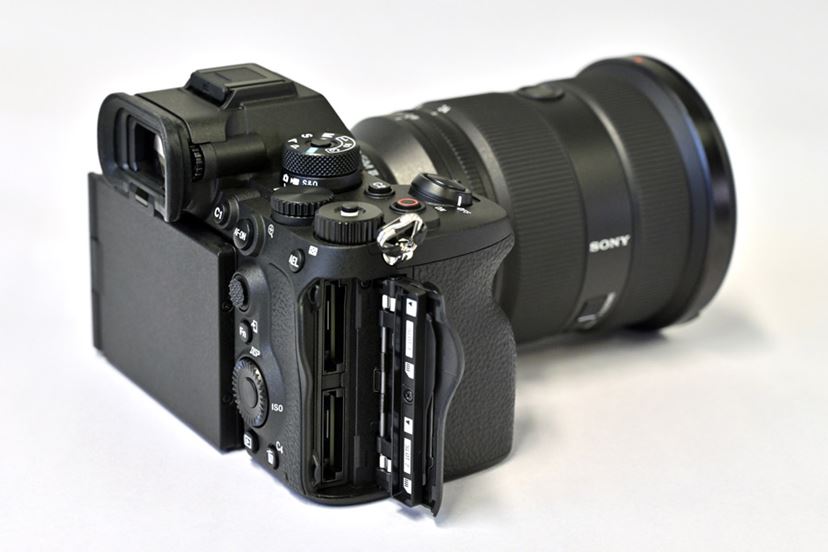 新品同様❗️SONY α7R Ⅴミラーレス一眼カメラ 20221027093740_840_.jpg
