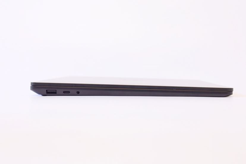 見やすい15型ディスプレイで作業がはかどる！ 第12世代Core搭載