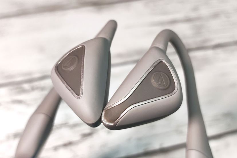 軟骨伝導イヤホンと骨伝導イヤホンはどう違う？ オーテクとShokz