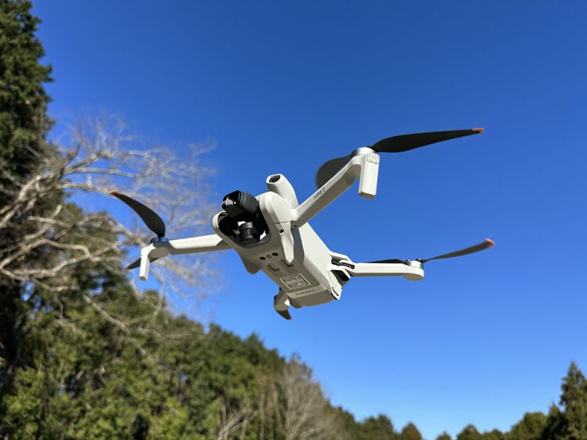 DJI Mini 3」レビュー。送信機付きで8万円切りのエントリードローン