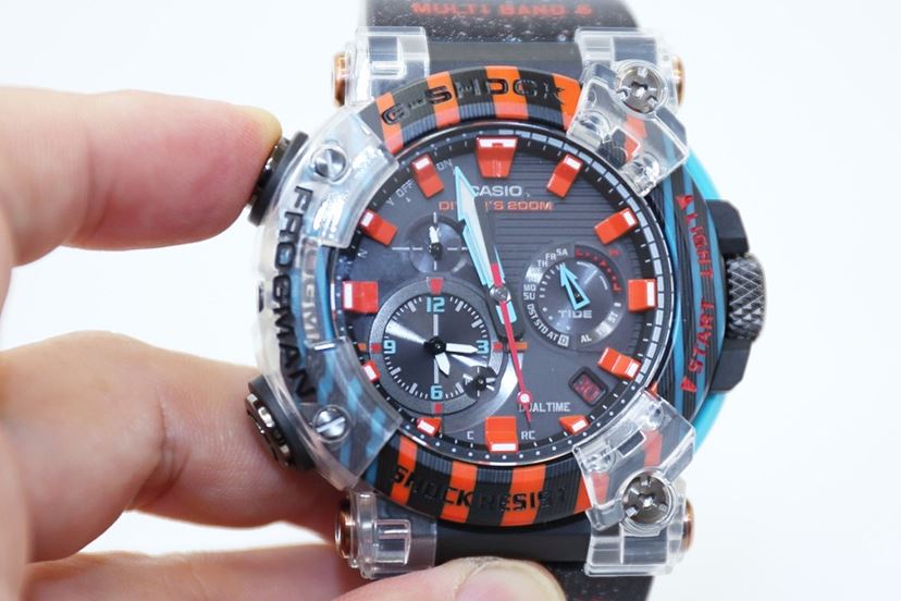 G-SHOCK史に残る“毒”！ 30周年「フロッグマン」はヤドクガエルが