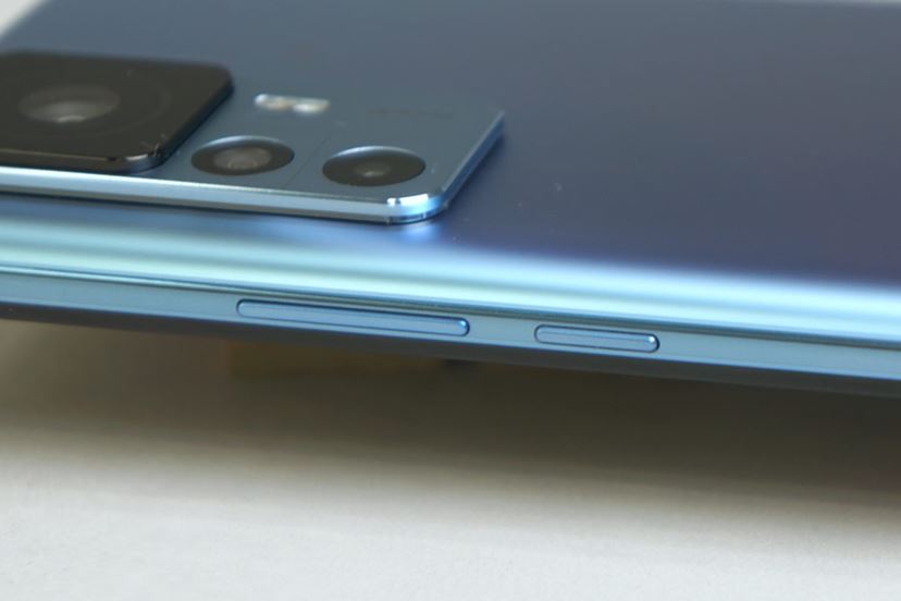 ゲームや動画視聴に強い、お手頃ハイエンドスマホ「Xiaomi 12T Pro