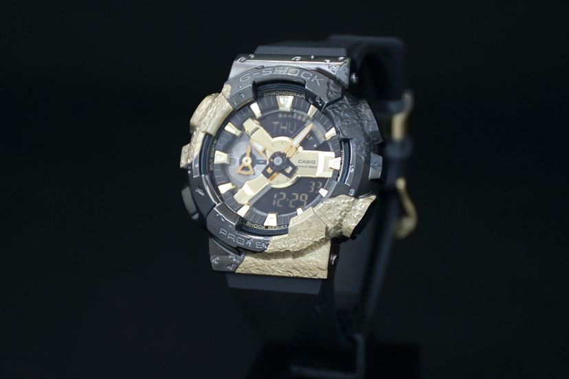 G-SHOCKの華飾表現がハンパない！ 鉱物ライクなメタルカバード6