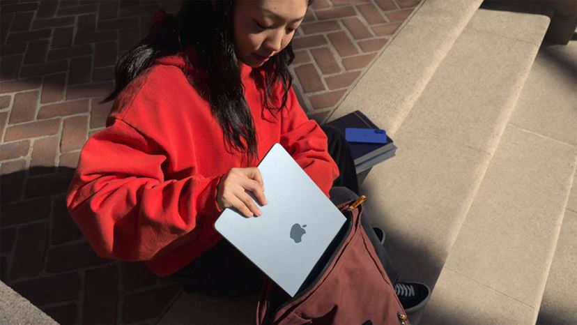 MacBook 中古 販売】MacBook Air M2 / 13インチ / 2022(2024
