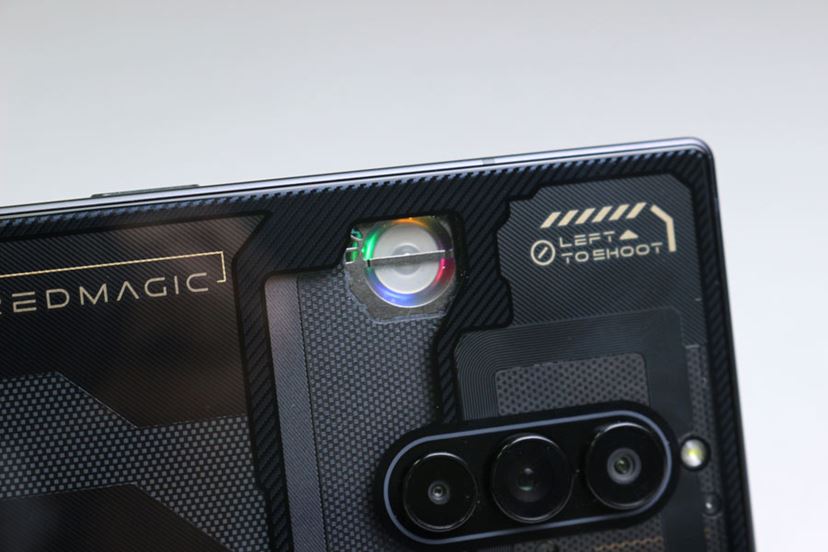 Snapdragon 8 Gen 2搭載の“コスパ最強”最新ゲーミングスマホ「REDMAGIC 