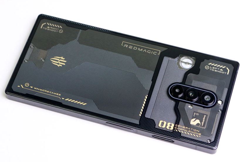 Snapdragon 8 Gen 2搭載の“コスパ最強”最新ゲーミングスマホ「REDMAGIC