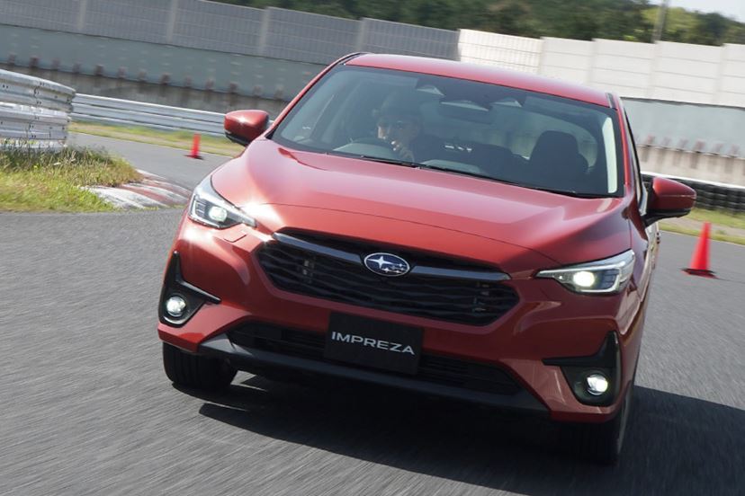 新型「インプレッサ」に試乗！ 細部のリファインで“地味に大きく”進化