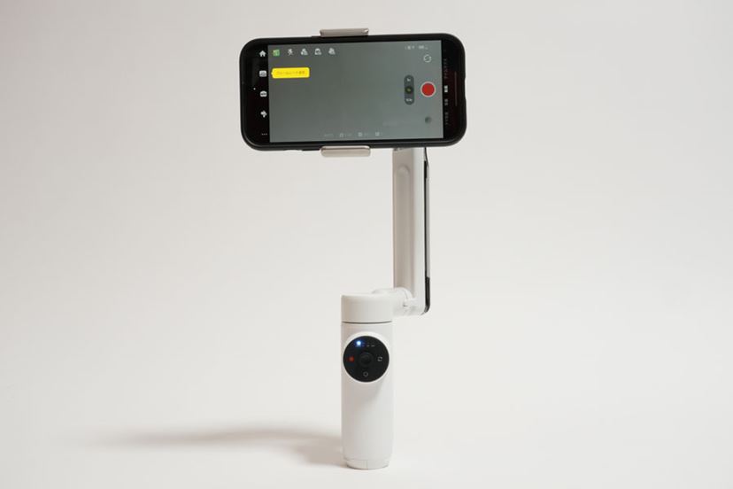 自撮り棒＆三脚を内蔵！ スマホ用ジンバル「Insta360 Flow」は