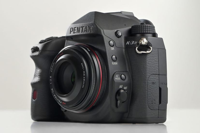 モノクロ専用「PENTAX K-3 Mark III Monochrome」の実力は？ ベースモデルと徹底比較 - 価格.comマガジン