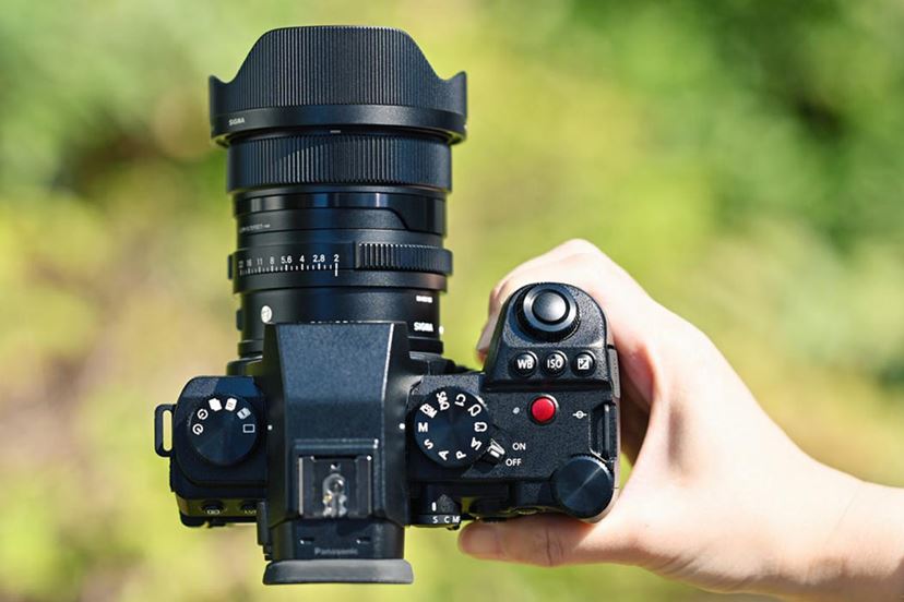 シグマ「20mm F2 DG DN」は“超広角”の楽しさが詰まった高品位レンズ - 価格.comマガジン