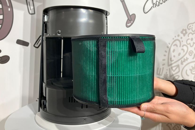 空気清浄×テーブル×ライト×スマホ充電！ LGのマルチ空気清浄機が