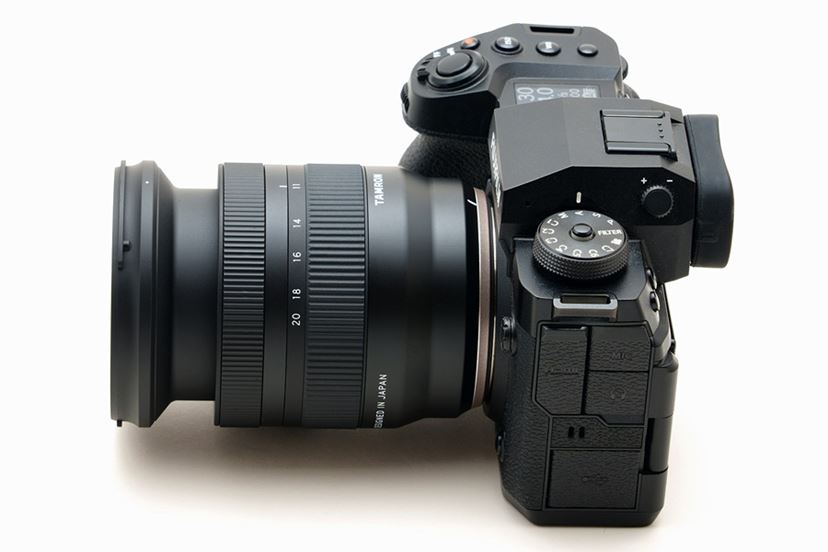 タムロン「11-20mm F/2.8 Di III-A RXD」のXマウント用を タムロン「11-20mm F/2.8 Di III-A RXD」のXマウント用を