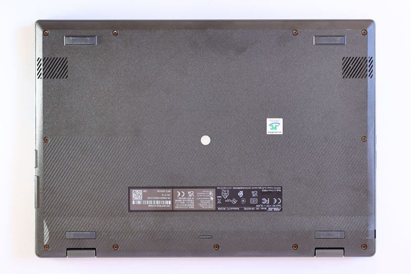 仕事や勉強にはこれでも十分かも!? ASUSの約7万円の最新Chromebookの