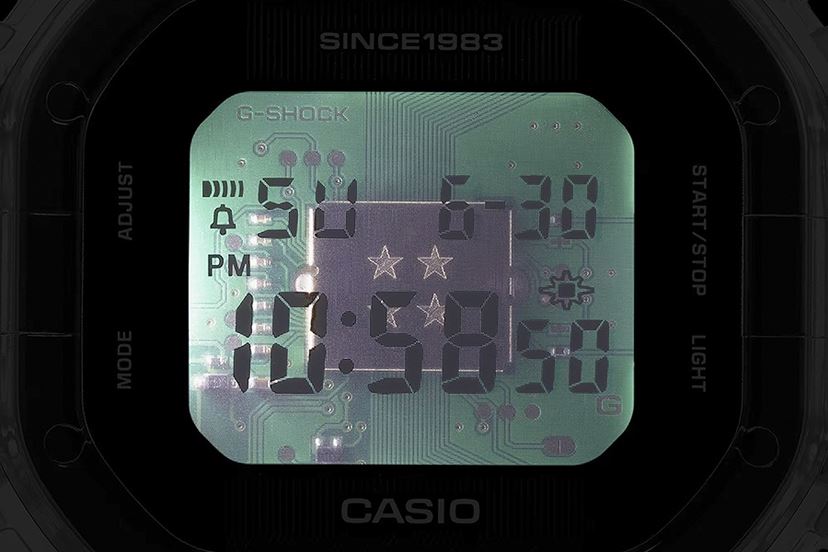 G-SHOCKの回路基板が丸見え！ 40周年記念「CLEAR REMIX」7作全部