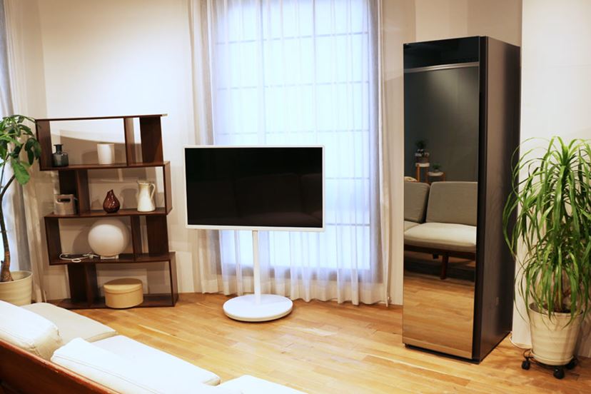 LG Styler」との違いは？ 衣類のシワ伸ばしや乾燥、熱を使わず消