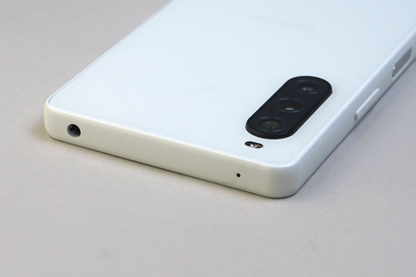 Xperia 10 V」を旧モデルと比較！ サウンドやカメラを強化した