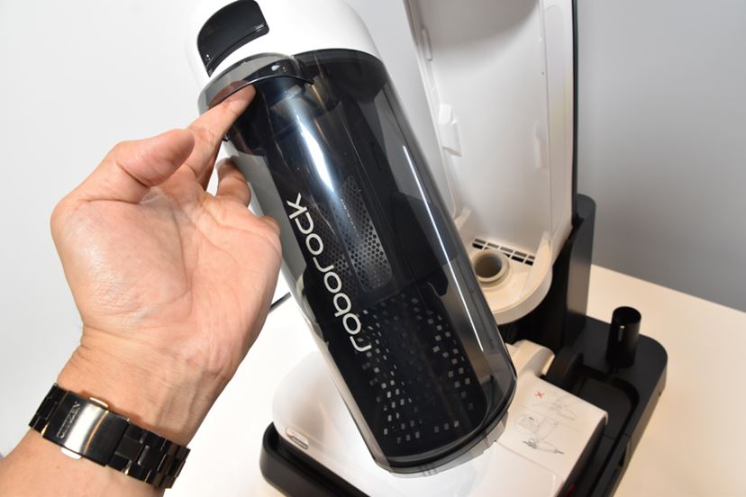 ロボロックから「最上級ロボット掃除機」と「スティック型水拭き掃除機
