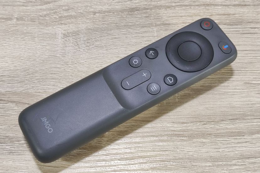 6畳間ミニマムシアターにJMGOの3色レーザー光源プロジェクター