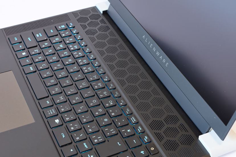 デル「Alienware x16」レビュー、2cmを切るスリムボディにCore デル「Alienware x16」レビュー、2cmを切るスリムボディにCore