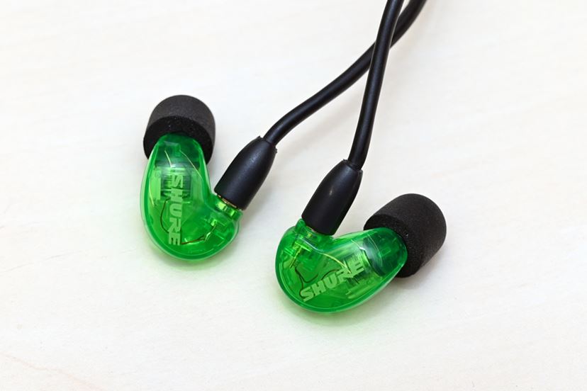 【極美品】SHURE AONIC50 GEN2 ワイヤレスヘッドホン◎ノイキャン SHURE AONIC50 Gen2 第2世代 (ブラック) ワイヤレスヘッドホン