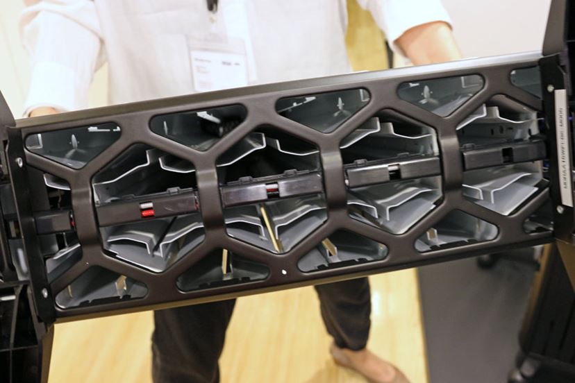 デロンギのマルチダイナミックヒーターに新モデル登場！ 足元