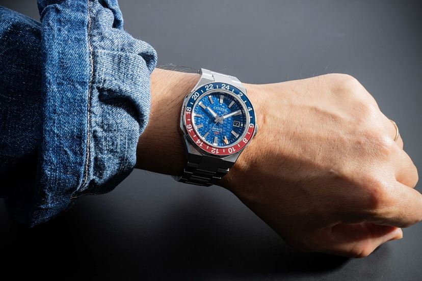 シチズン Series8」初のGMTモデルは「使える！」機能に徹したシンプル