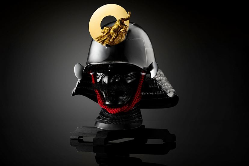 武士の兜がモチーフの「88万円G-SHOCK」を濃厚解説！ 彫金師による虎の