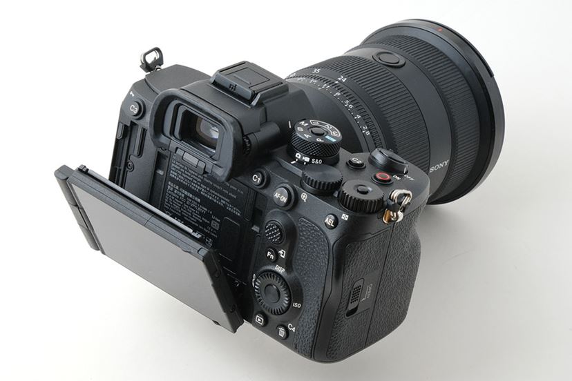 シルバー ビデオカメラ 可動式液晶 可動式モニター徹底解説！ 各方式のメリットとデメリットを知ろう