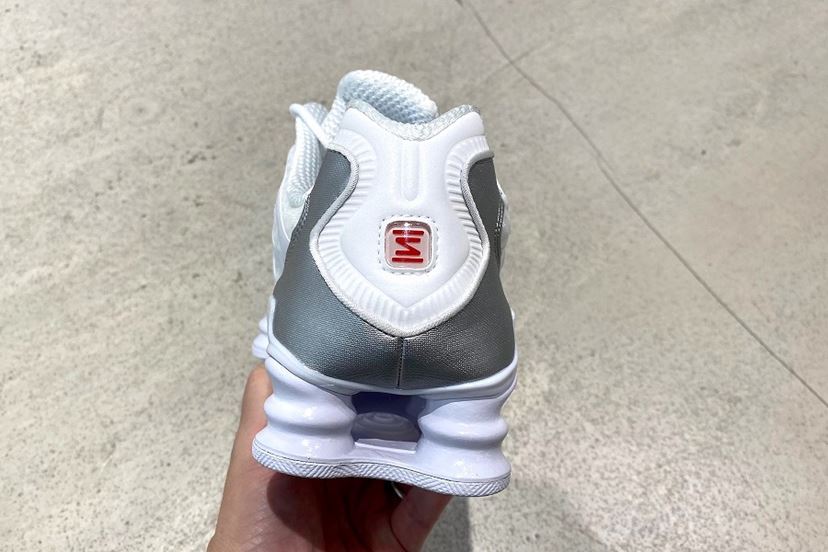 NIKE 弾むような反発力 快適 ショックス TL メンズ スニーカー NIKE公式】ナイキ ショックス TL メンズシューズ.オンライン