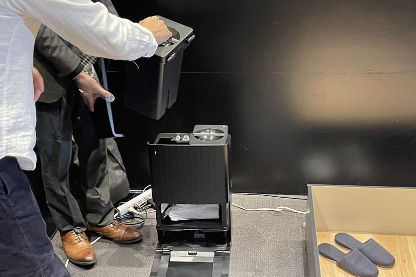 美品　Roborock Q Revo ロボット掃除機 充電ドック付き Roborock Q Revo レビュー】専門メーカーの真髄ここにあり