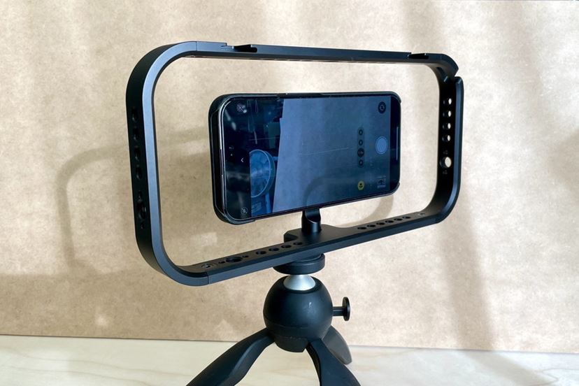 増設はロマン！ スマホケージで撮影特化型フルアーマースマホを