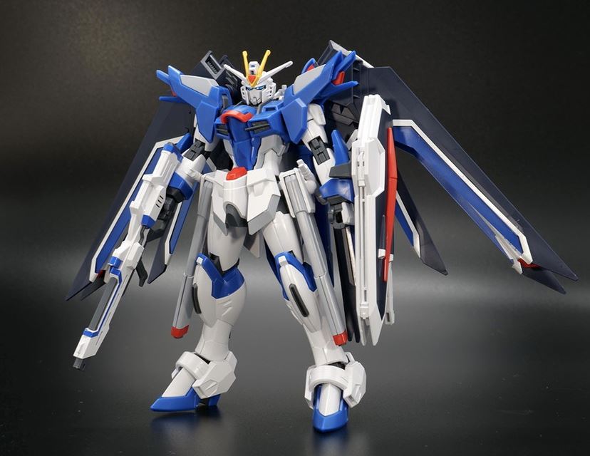 劇場版「機動戦士ガンダムSEED FREEDOM」の「ライジングフリーダムガンダム」をフリーダム過去作と徹底比較！ - 価格.comマガジン