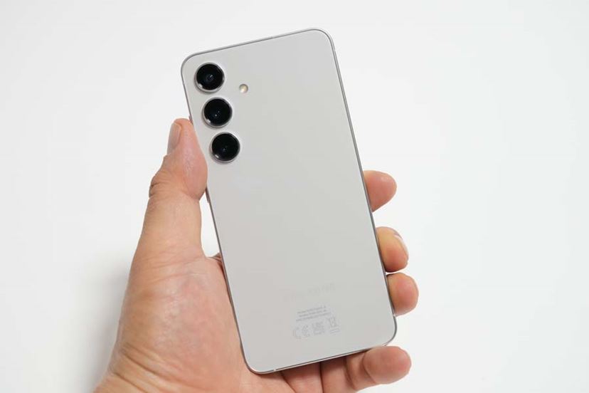 軽量級最強スマホ「Galaxy S24」レビュー! 「S23」との違いは 軽量級最強スマホ「Galaxy S24」レビュー! 「S23」との違いは