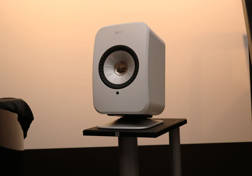 映画も音楽もひとつでOK! ”手の届く”HDMI搭載スピーカー「LSX 映画も音楽もひとつでOK! ”手の届く”HDMI搭載スピーカー「LSX