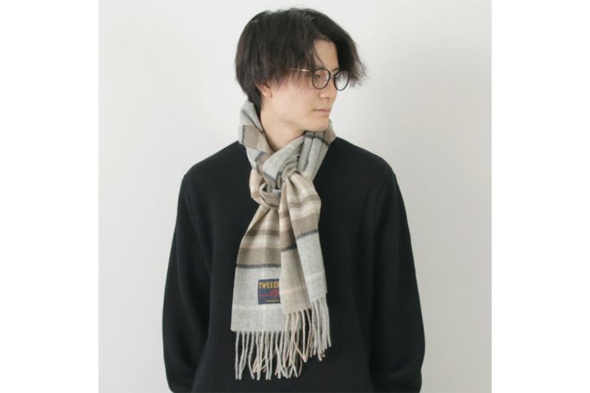 ルイヴィトン　黒マフラー　youttuberヒカル着用 ルイヴィトン 黒マフラー youttuberヒカル着用 ヒカルが着用して