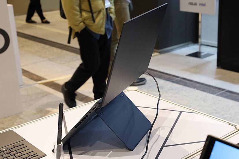 ASUSから2画面PC「Zenbook Duo」登場！ CPUにはCore Ultra 9を